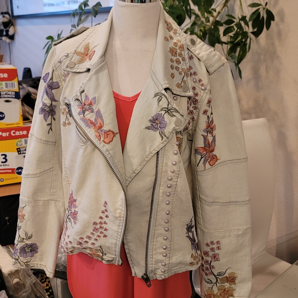Floral Embroidered Women's Jacket